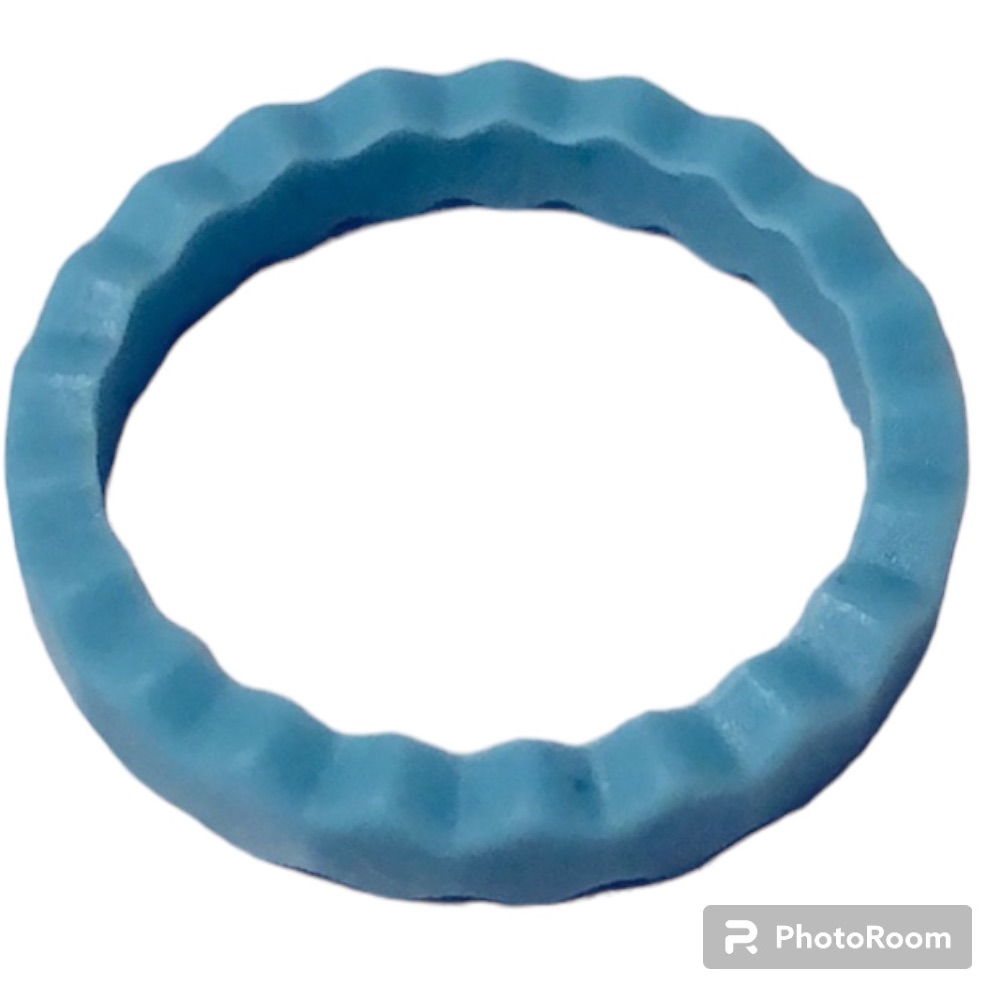 Qalo | Chevron Zig-Zag Stackable Silicone Band Ring In Neon Blue, Size 7